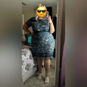 Plus Size Elegant Navy Paisley and Floral Lace Dress with Sheer Panel Accents